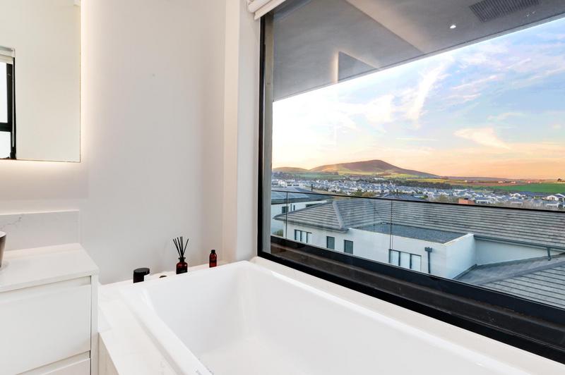 6 Bedroom Property for Sale in Clara Anna Fontein Western Cape